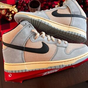 Nike Men's Gray and Beige High-Top Sneakers